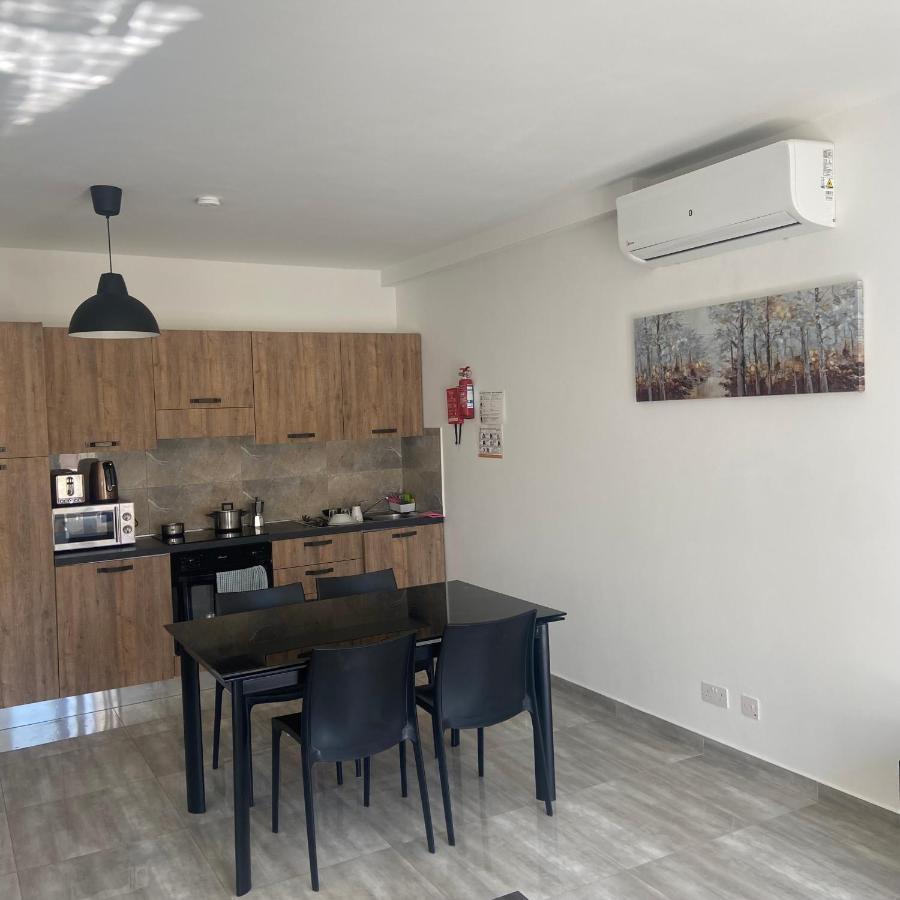 F10 Room 1, Private Double Room With Private Bathroom In Shared Flat Msida Exteriér fotografie